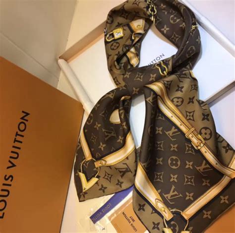 Lenços de Seda da Louis Vuitton .